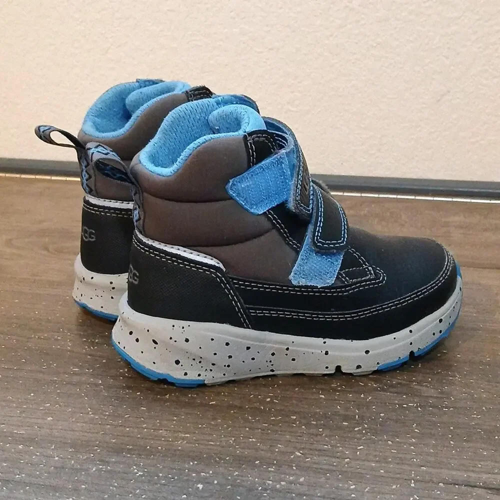 UGG Unisex-child T Dannie Weather Toddler Boots